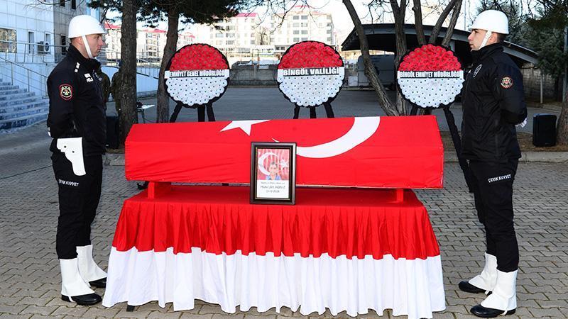 Kalp krizi geçiren polisi memuru hayatını kaybetti