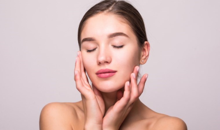 Sağlıklı ve pürüzsüz bir görünümün sırrı bu adımlarda saklı: Cildinizin genç kalmasını sağlayan 7 besin