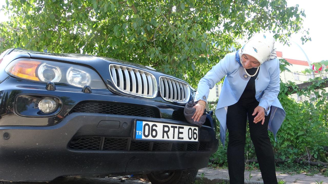 Sadece plakası için bu aracı aldı: Gören dönüp tekrar bakıyor! 