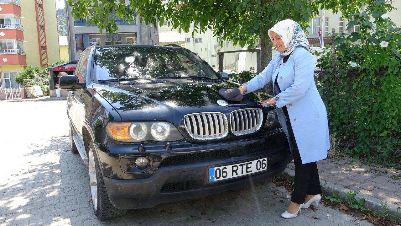 Sadece plakası için bu aracı aldı: Gören dönüp tekrar bakıyor! 