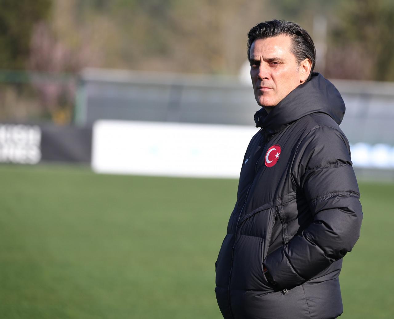 Montella, kadroya almadığı oyuncu için konuştu! 