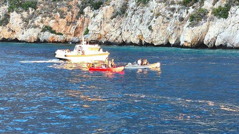 Milas açıklarında alabora olan teknedeki 2 çocuk kurtarıldı