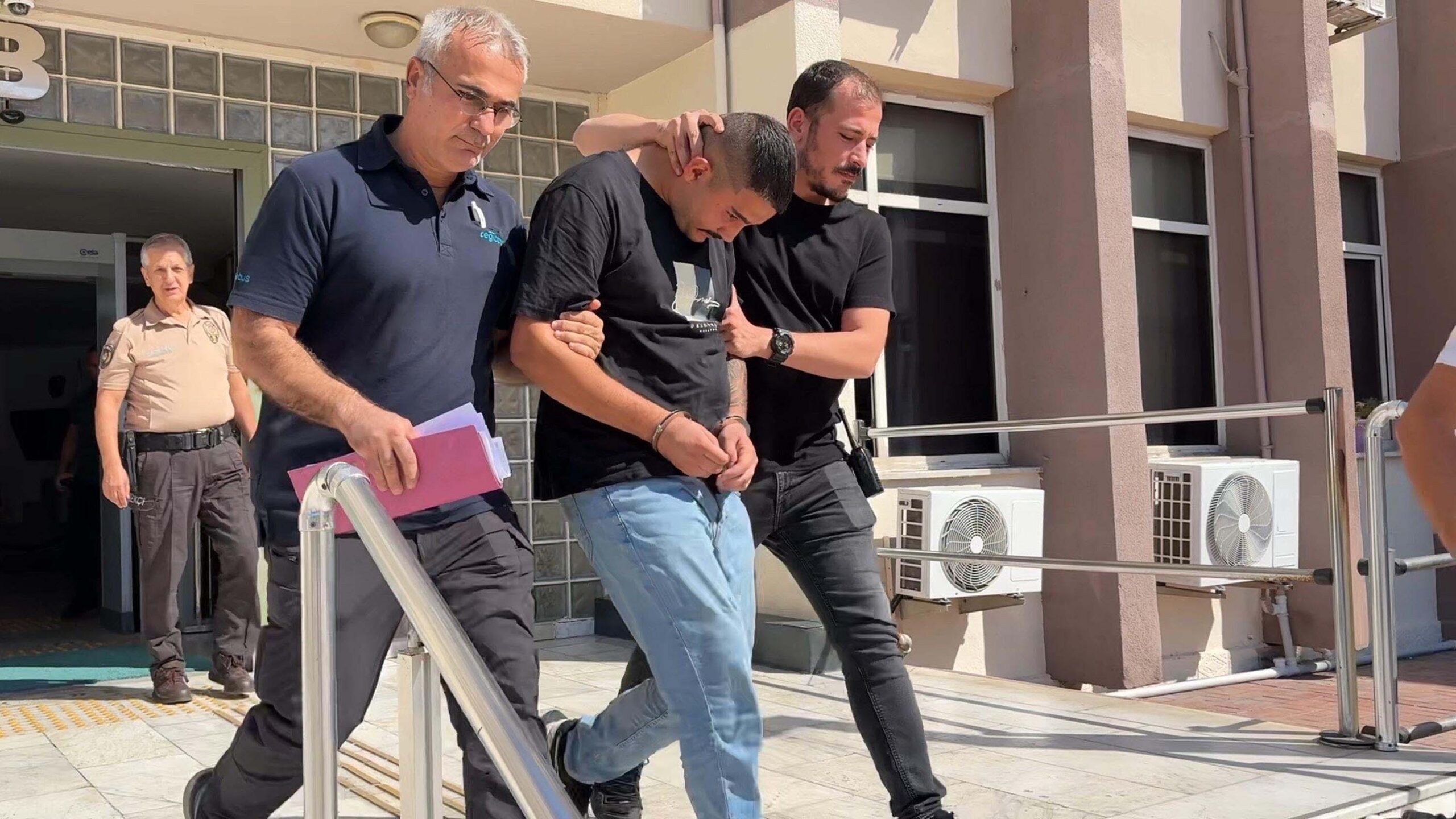 Aydın’daki spor salonunun kurşunlanmasıyla ilgili şüpheli tutuklandı (2)