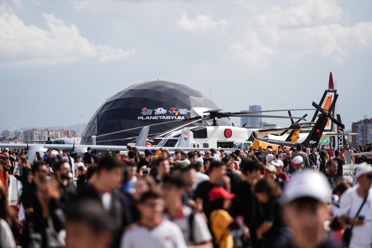 Eski NASA yöneticisinden TEKNOFEST övgüsü! 'Türkiye'nin geleceğini güvence altına alıyor!'