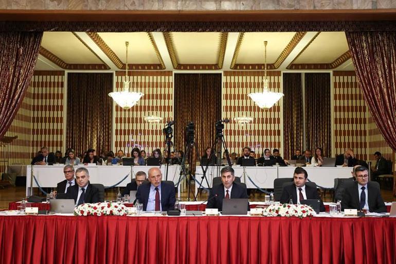 'Terörsüz Türkiye' komisyonu düşünce kuruluşlarını dinledi