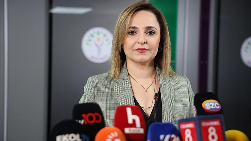 DEM Parti’li Doğan: Her siyasi partinin grubunda slogan atılıyor
