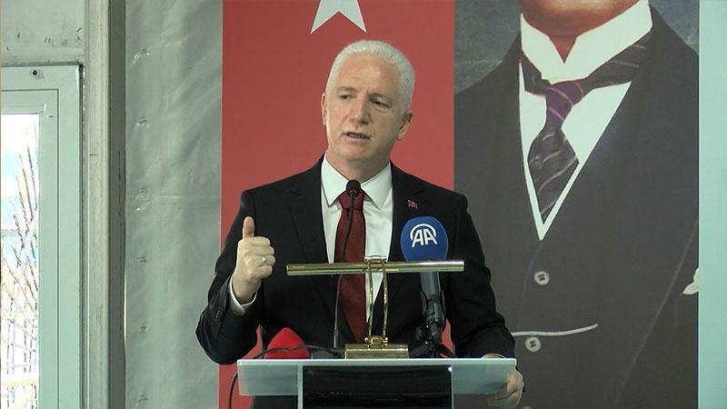 İstanbul Valisi Davut Gül, Üsküdar Kaymakamlığı Kitap Fuarı’nın açılışına katıldı