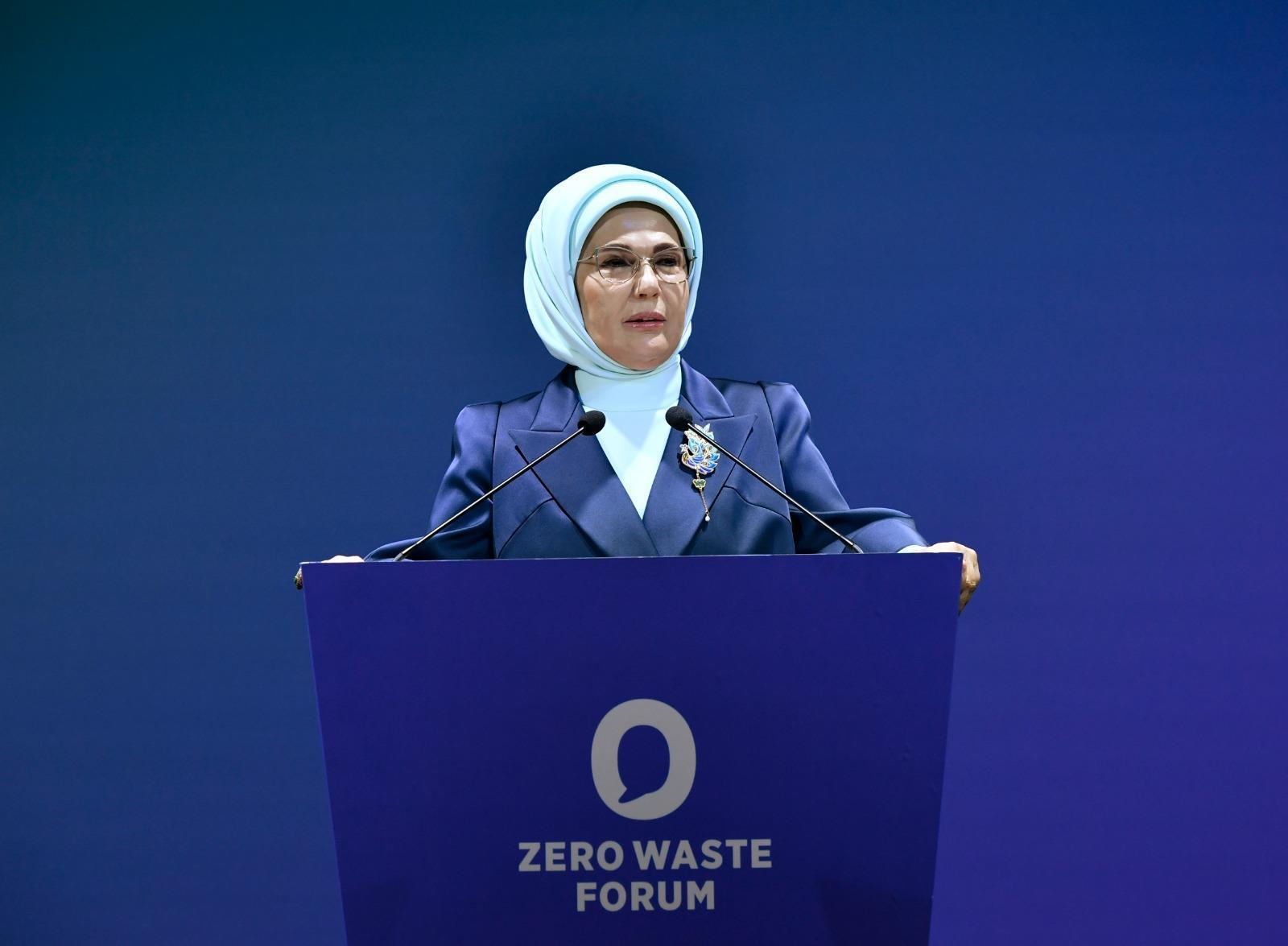 İstanbul- Emine Erdoğan: Kimsenin geride kalmadığı, bir dünya idealimiz var