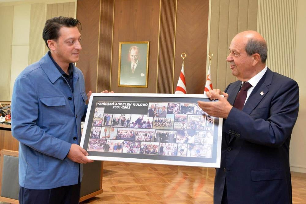 Mesut Özil'den FIFA ve UEFA'ya çağrı
