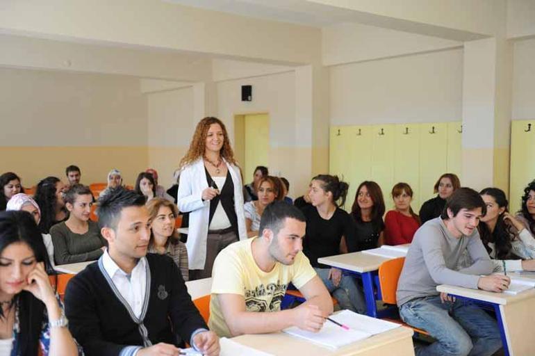 YÖK: Türkiye'de 6,7 milyon yükseköğretim öğrencisi, 187 bin öğretim elemanı bulunuyor