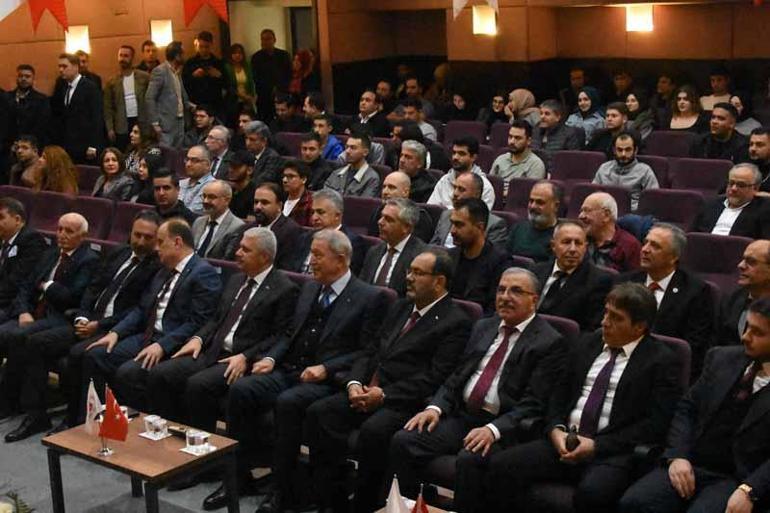 Hulusi Akar: Terör belasından asil milletimizi kurtaracağız