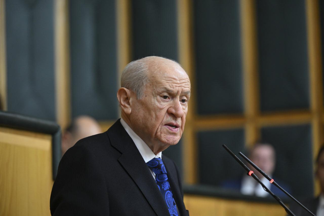 MHP lideri Bahçeli'den DEM Parti'ye uyarı: Parmak sallanması makul görülemez!