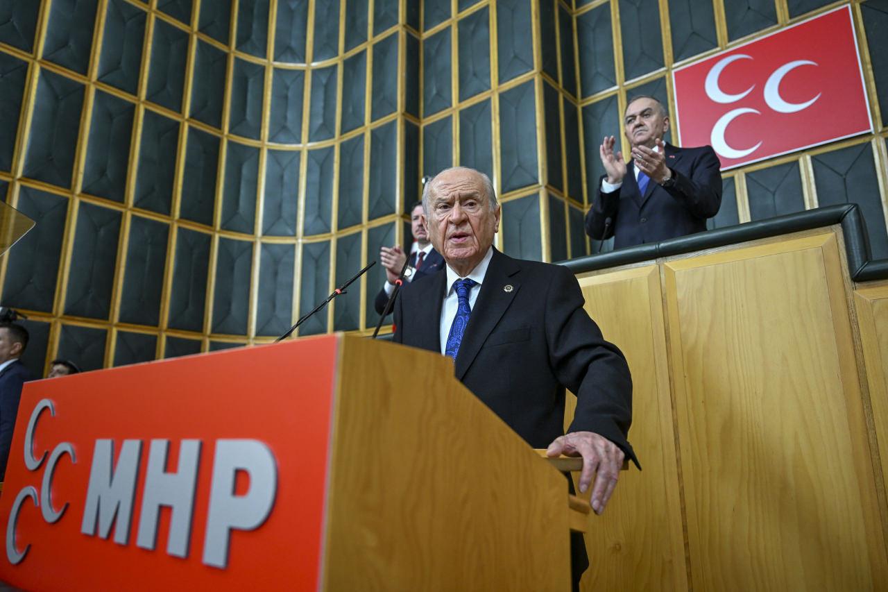 MHP lideri Bahçeli'den DEM Parti'ye uyarı: Parmak sallanması makul görülemez!