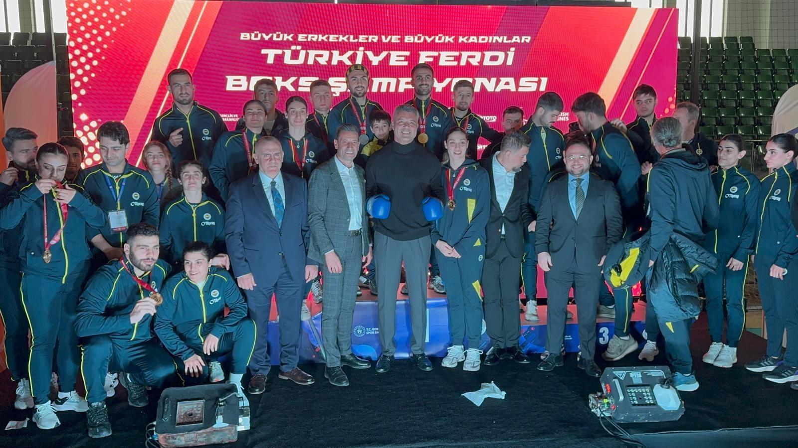 Fenerbahçe Kulübü Başkanı Sadettin Saran, Türkiye Boks Şampiyonası’nı takip etti