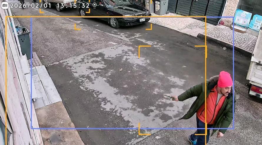 Tabancayla kayınpederini öldürüp, kayınbiraderini yaraladıktan sonra kaçtı (3)