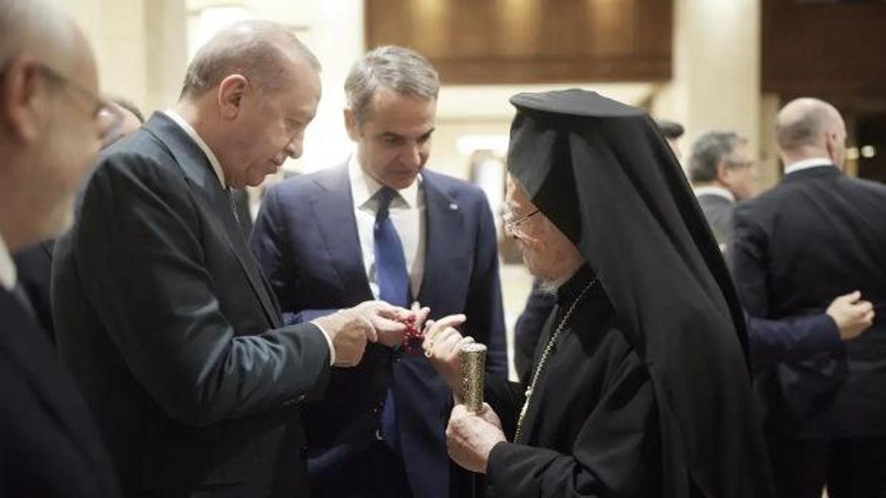 Erdoğan’ın hediye ettiği tespih Yunan basınında: “Görüşmenin perde arkası”