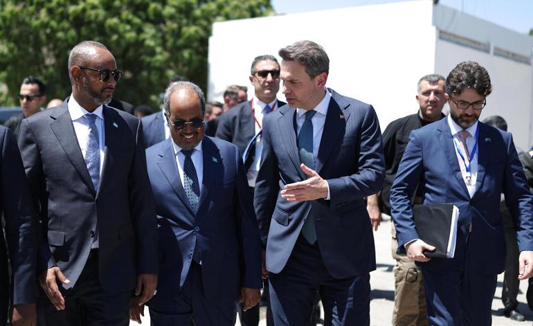 Enerji ve Tabii Kaynaklar Bakanı Alparslan Bayraktar, Somali'de