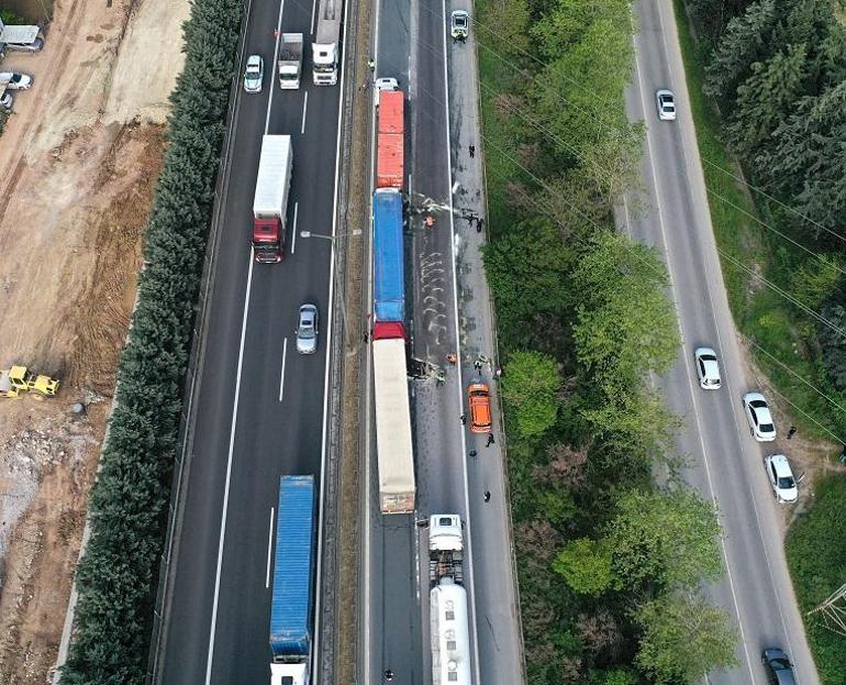TEM’de 6 TIR zincirleme kazaya karıştı; Ankara yönünde ulaşım aksadı