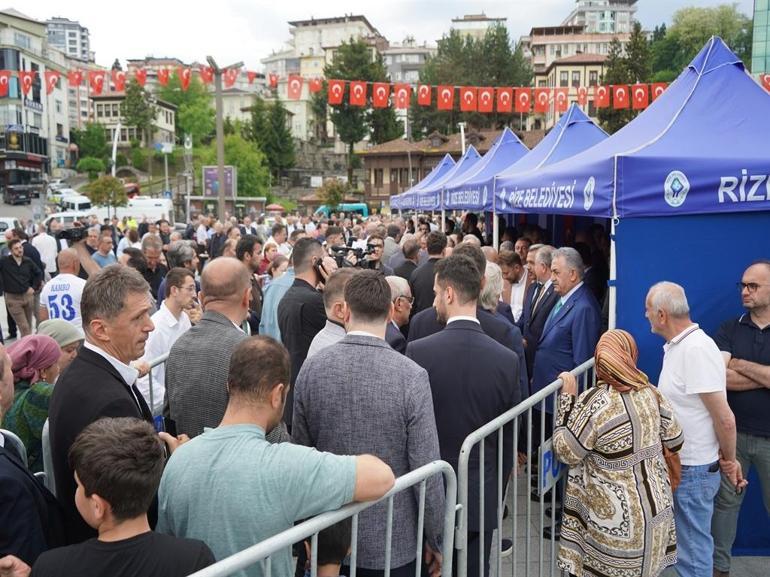 Bakan Bak, memleketi Rize'de geleneksel bayramlaşma törenine katıldı