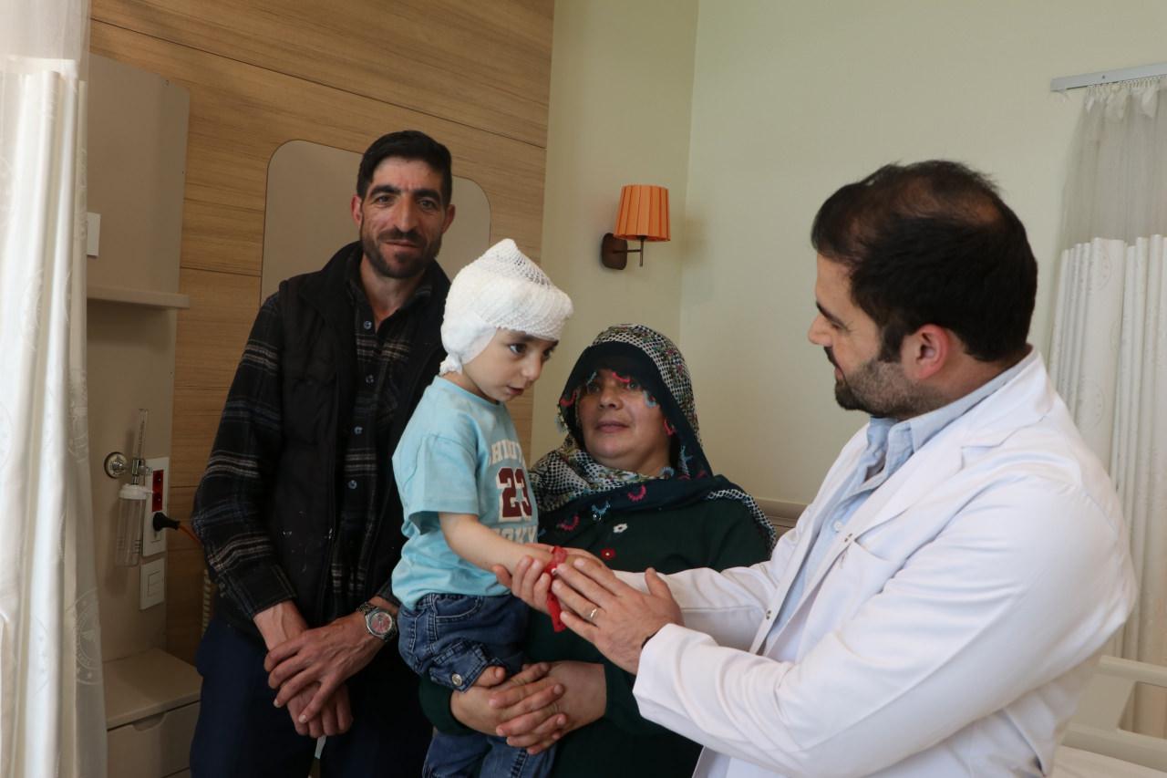 Erzurum'da ilk biyonik kulak ameliyatı ile duymayan çocuklara umut ışığı