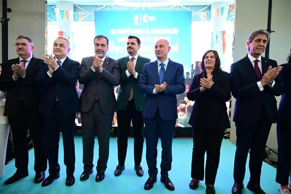 Aydın'da bin 10 muhtar ve aza AK Parti'ye katıldı