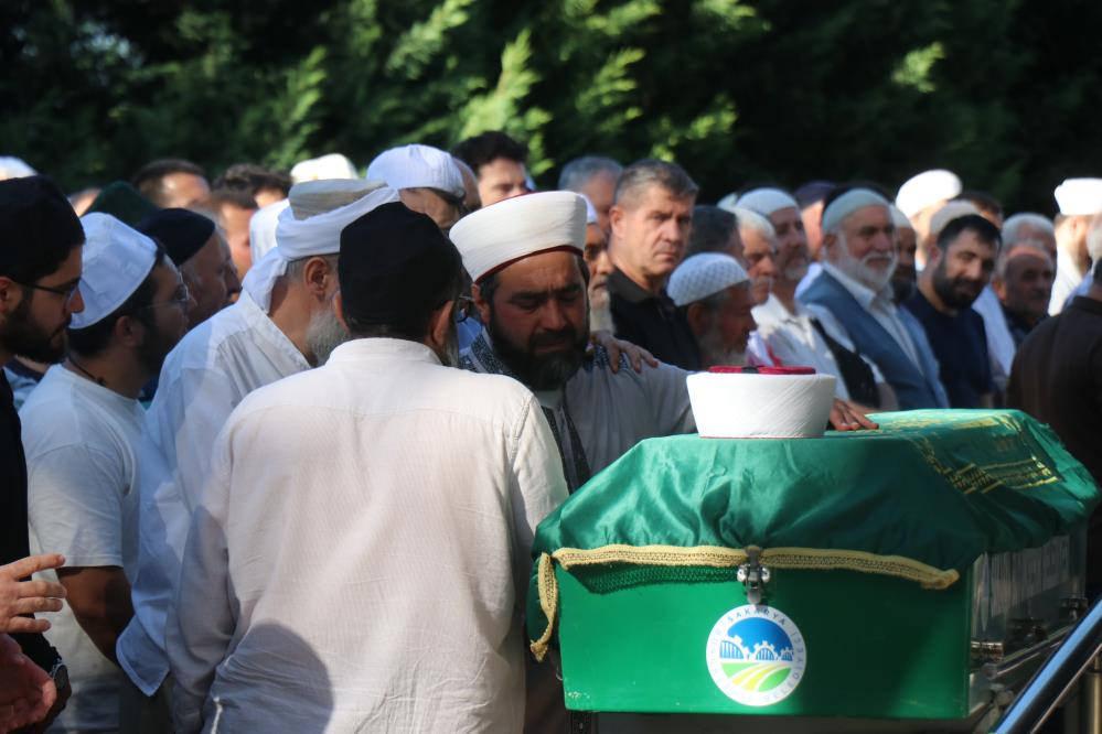 Vefat eden hafızın cenaze namazını imam olan babası kıldırdı