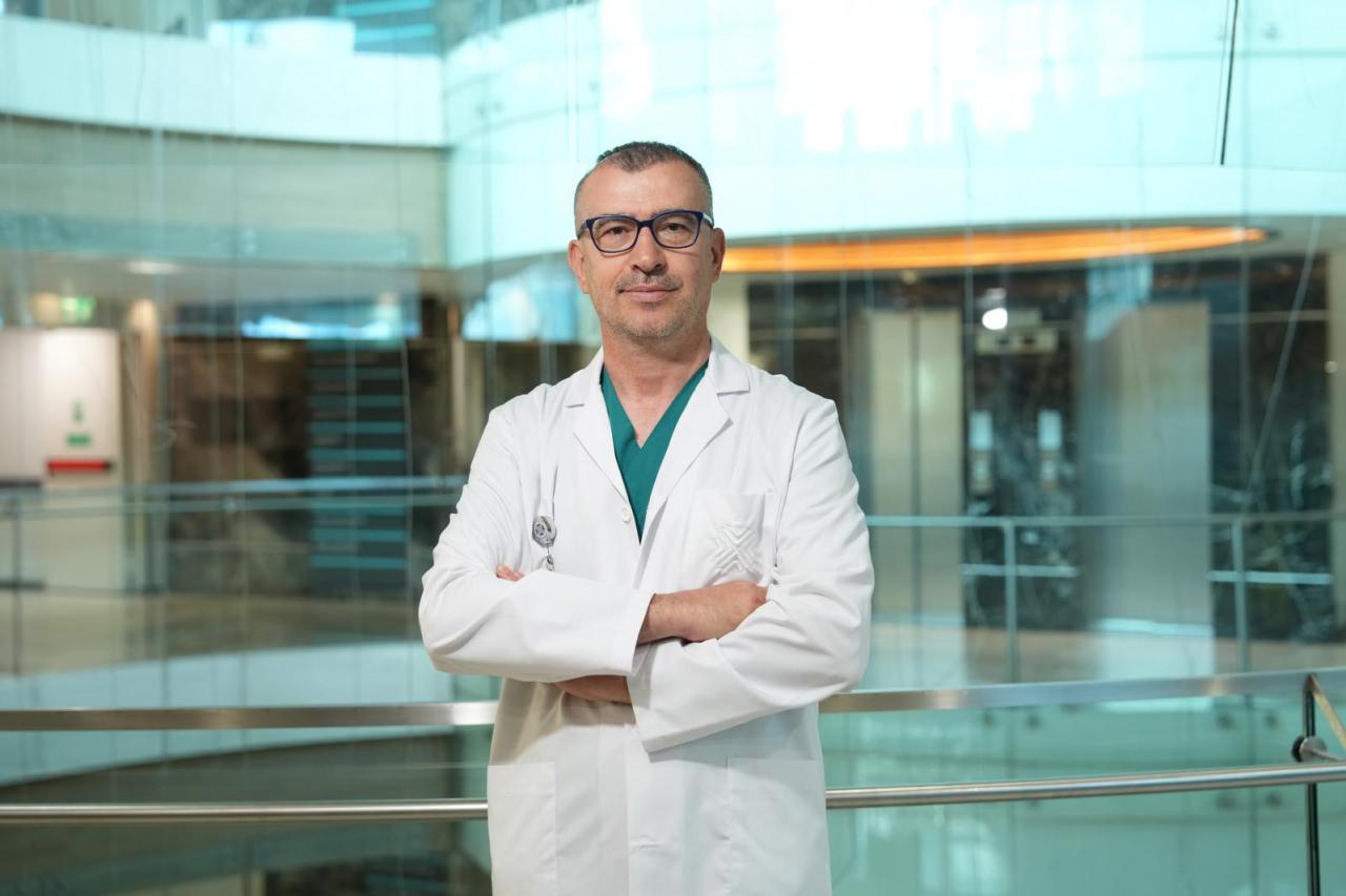 Geçmeyen karın ağrısı apandistin habercisi olabilir! Uzman isim uyardı