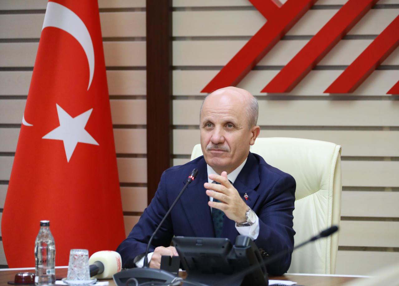 YÖK Başkanı Özvar, Gazze İslam Üniversitesi'nde ders verdi