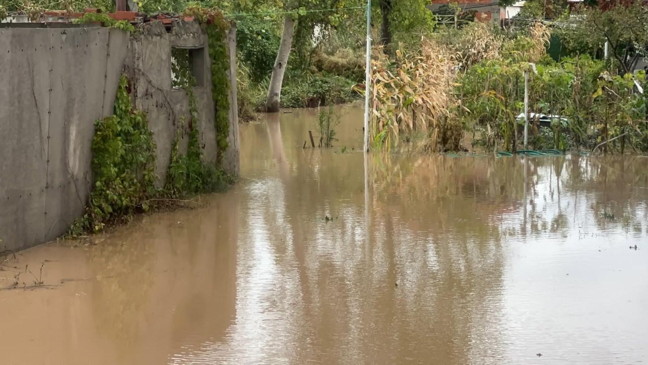 Mudanya'da sağanak sonrası göle döndü