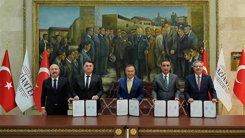 Gaziantep’te 65 bin öğrenciye ayakkabı desteği